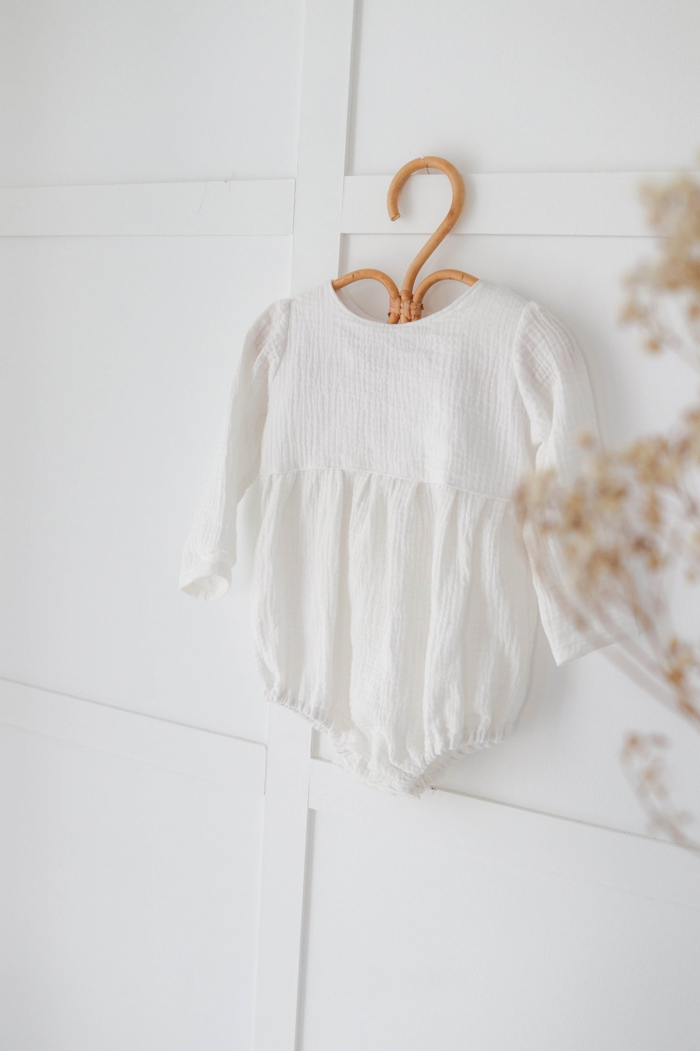 Muslin romper with long sleeves