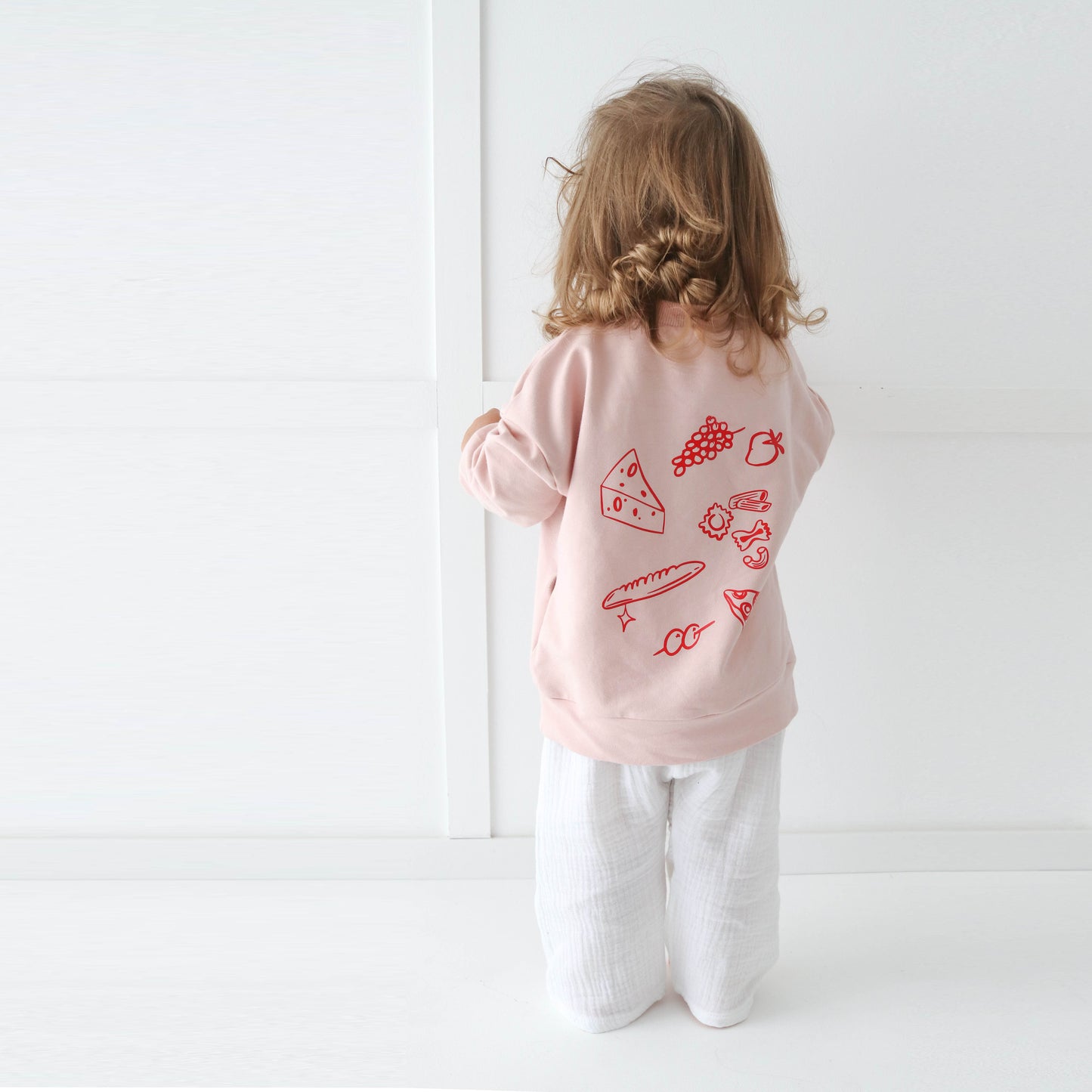 bon appetit! Bubblegum colour sweatshirt with a slogan