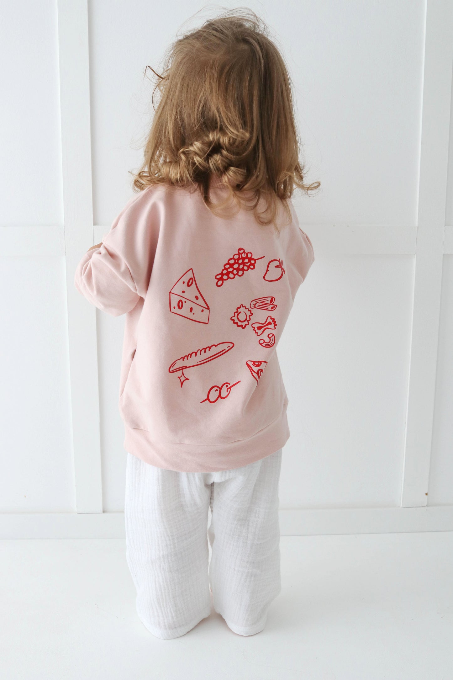 bon appetit! Bubblegum colour sweatshirt with a slogan