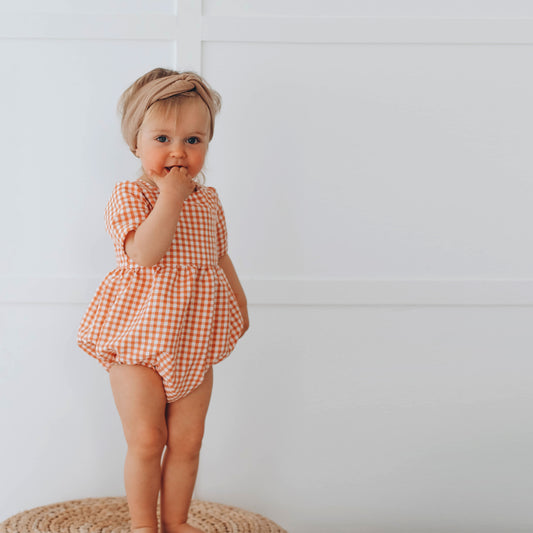 Gingham romper with short sleeves